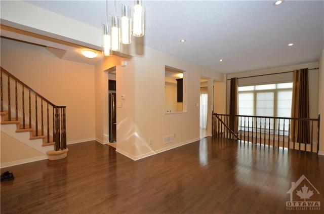 704 Treadway Private, Townhouse with 3 bedrooms, 3 bathrooms and 2 parking in Ottawa ON | Image 7