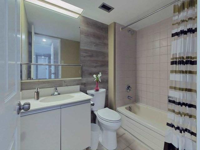 ph10 - 701 King St W, Condo with 2 bedrooms, 2 bathrooms and 1 parking in Toronto ON | Image 10
