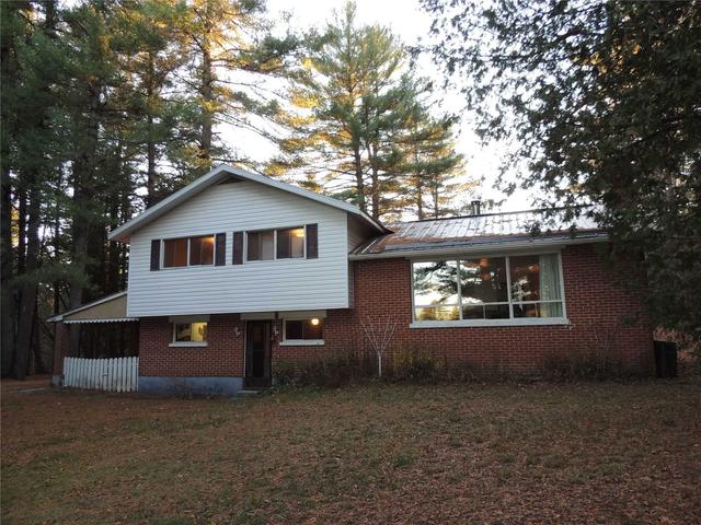 13865 Highway 41 Rd, House detached with 3 bedrooms, 3 bathrooms and 14 parking in North Frontenac ON | Image 32