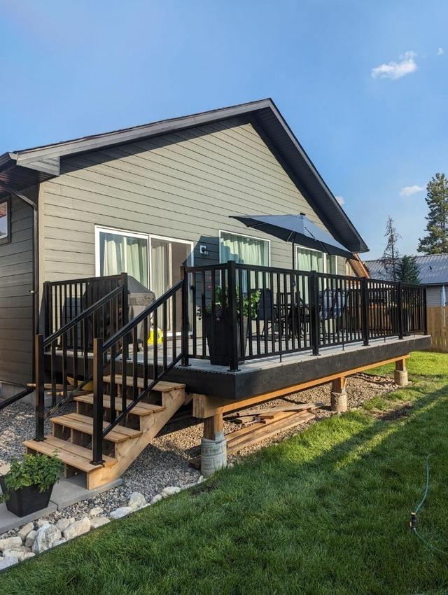 2081 Golden Eagle Drive, House detached with 3 bedrooms, 2 bathrooms and null parking in Sparwood BC | Image 4