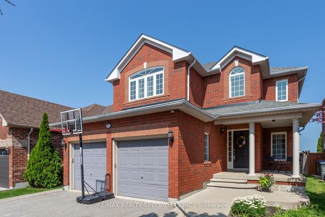 34 Collingwood Ave, House detached with 4 bedrooms, 3 bathrooms and 4 parking in Brampton ON | Image 1