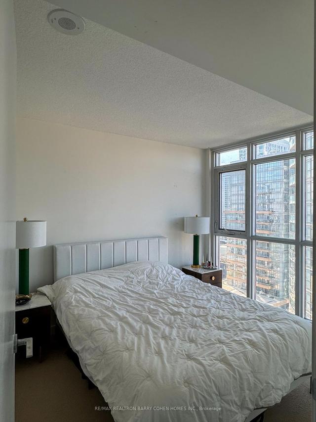 2211 - 15 Iceboat Terr, Condo with 1 bedrooms, 1 bathrooms and 0 parking in Toronto ON | Image 20