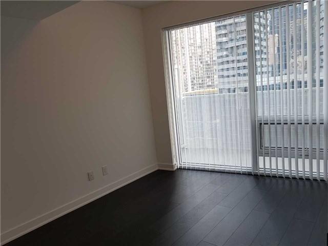 1002 - 100 Harbour St, Condo with 2 bedrooms, 2 bathrooms and 0 parking in Toronto ON | Image 6