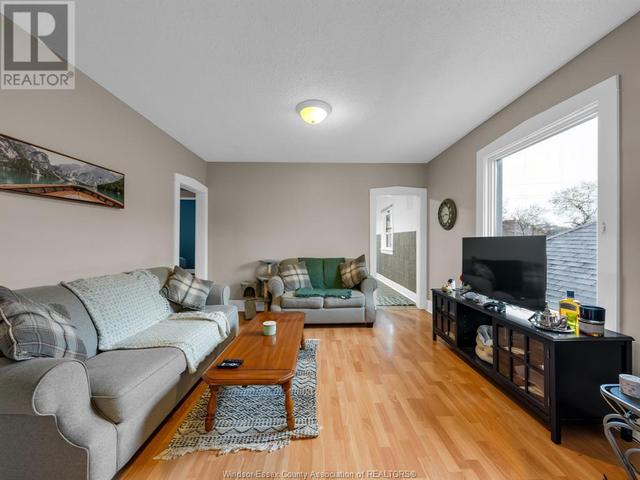 848 850 Gladstone, House detached with 4 bedrooms, 2 bathrooms and null parking in Windsor ON | Image 19