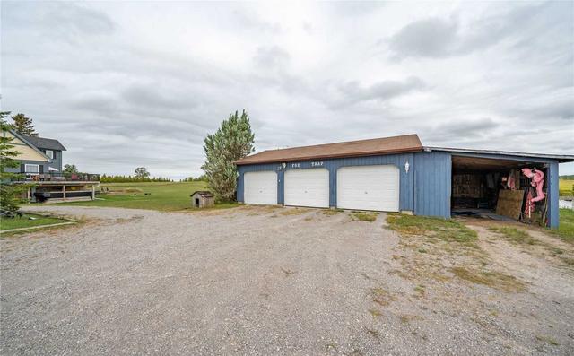251 Fox Rd, House detached with 3 bedrooms, 3 bathrooms and 13 parking in Kawartha Lakes ON | Image 14