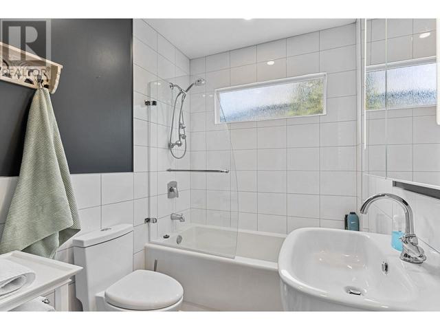 807 Coronation Avenue, House detached with 2 bedrooms, 1 bathrooms and 1 parking in Kelowna BC | Image 13