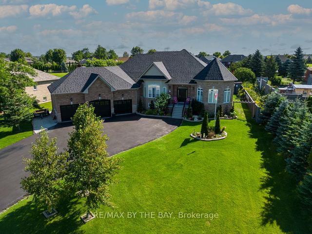 37 Walnut Dr, House detached with 3 bedrooms, 5 bathrooms and 9 parking in Wasaga Beach ON | Image 1