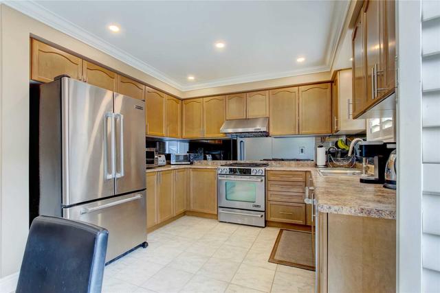20 Tawnberry Circ, House detached with 4 bedrooms, 3 bathrooms and 5 parking in Brampton ON | Image 6