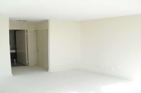 802 - 110 Charles St, Condo with 2 bedrooms, 2 bathrooms and null parking in Toronto ON | Image 6