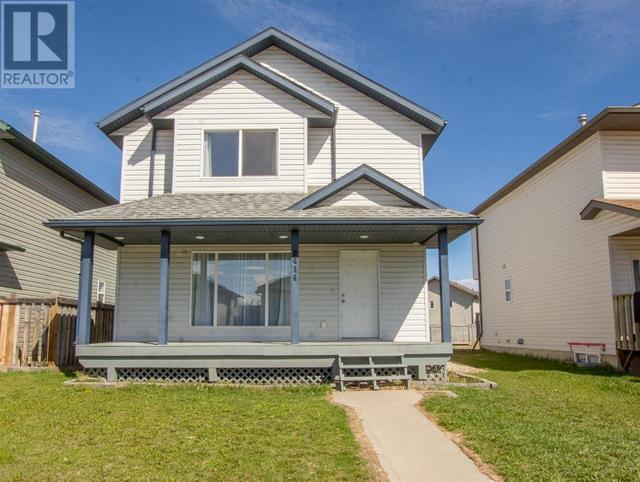 9414 129 Avenue, House detached with 4 bedrooms, 2 bathrooms and 2 parking in Grande Prairie AB | Image 1