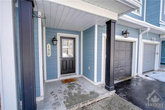 136 Freeport Avenue, Townhouse with 3 bedrooms, 3 bathrooms and 2 parking in Ottawa ON | Image 2