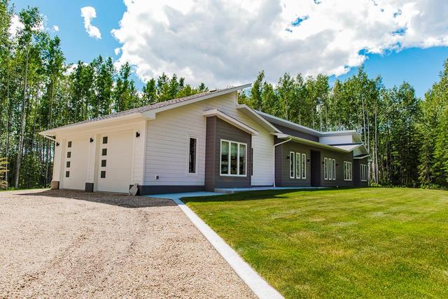 704018 Range Road 65, House detached with 8 bedrooms, 4 bathrooms and 10 parking in Grande Prairie County No. 1 AB | Image 2