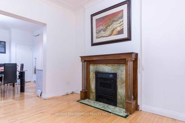 176 Napier St, House detached with 5 bedrooms, 1 bathrooms and 0 parking in Hamilton ON | Image 10