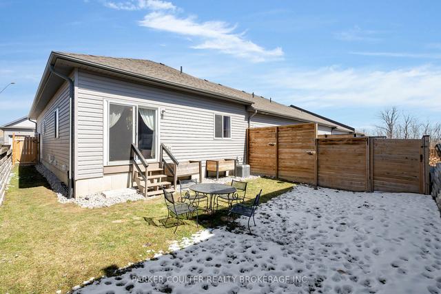 144 Lily Dr, House attached with 2 bedrooms, 2 bathrooms and 3 parking in Orillia ON | Image 21
