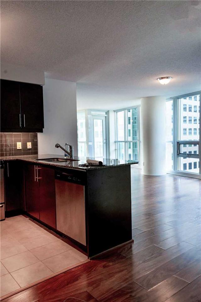1112 - 33 Bay St, Condo with 2 bedrooms, 2 bathrooms and 1 parking in Toronto ON | Image 12