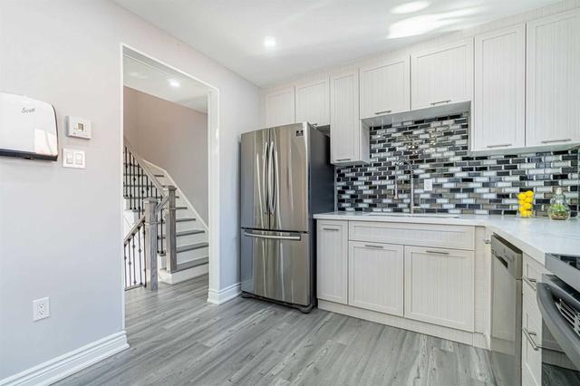 7 - 640 Rathburn Rd E, Townhouse with 3 bedrooms, 2 bathrooms and 2 parking in Mississauga ON | Image 13