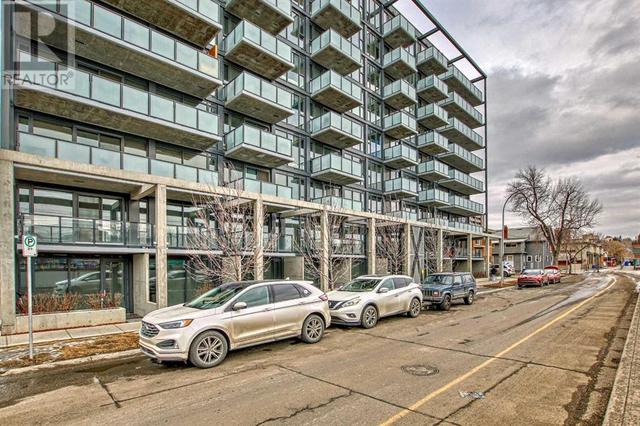 305, - 327 9a Street Nw, Condo with 2 bedrooms, 2 bathrooms and 1 parking in Calgary AB | Image 2