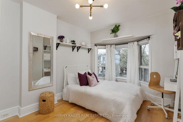 517 Manning Ave, House semidetached with 4 bedrooms, 3 bathrooms and 1.5 parking in Toronto ON | Image 15