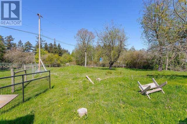 1899 John Rd, House detached with 2 bedrooms, 2 bathrooms and 6 parking in North Saanich BC | Image 33
