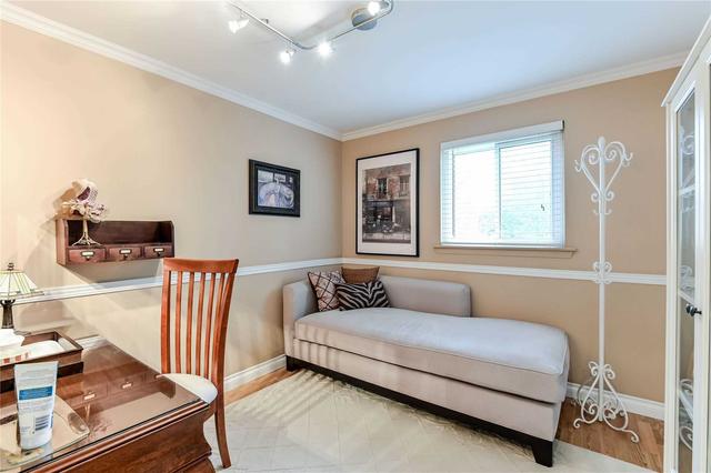 6 Sutherland Ave, House detached with 4 bedrooms, 2 bathrooms and 2 parking in Brampton ON | Image 24