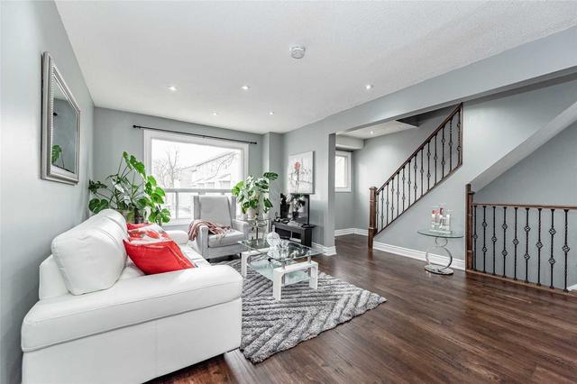 82 Enmount Dr, Townhouse with 3 bedrooms, 2 bathrooms and 2 parking in Brampton ON | Image 33