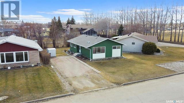 303 8th Avenue E, House detached with 4 bedrooms, 2 bathrooms and null parking in Watrous SK | Image 46