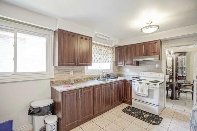 2 Ollerton Dr, House detached with 4 bedrooms, 2 bathrooms and 6 parking in Toronto ON | Image 2