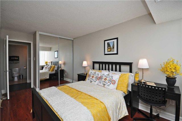 1506 - 350 Webb Dr, Condo with 2 bedrooms, 2 bathrooms and 2 parking in Mississauga ON | Image 18