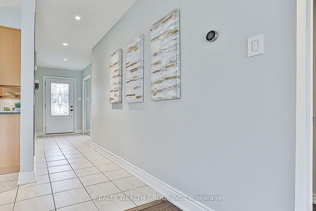 31 Greenwin Village Rd, House detached with 4 bedrooms, 2 bathrooms and 3 parking in Toronto ON | Image 33