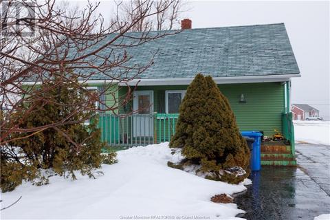 369 St Pierre Est, House detached with 2 bedrooms, 1 bathrooms and null parking in Caraquet NB | Card Image