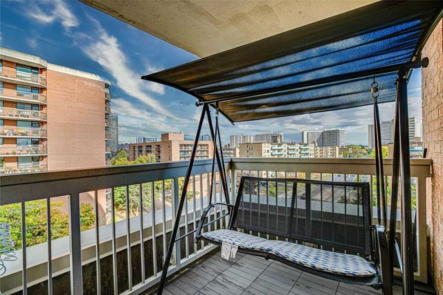 612 - 11 Thorncliffe Park Dr S, Condo with 2 bedrooms, 1 bathrooms and 1 parking in Toronto ON | Image 11