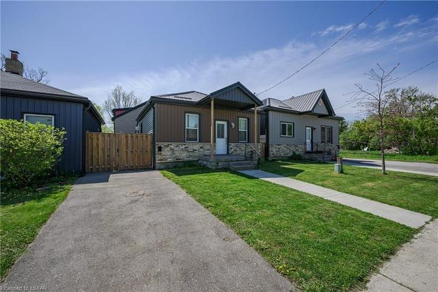 497 Simcoe Street, House detached with 4 bedrooms, 2 bathrooms and null parking in London ON | Image 9