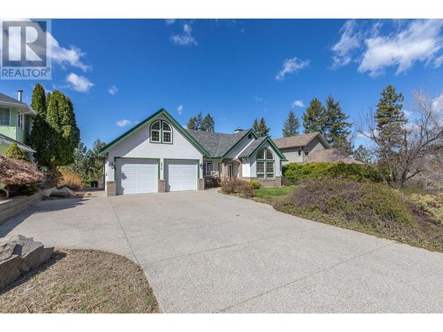 276 Heritage Boulevard, House detached with 3 bedrooms, 2 bathrooms and 2 parking in Okanagan Similkameen D BC | Image 2
