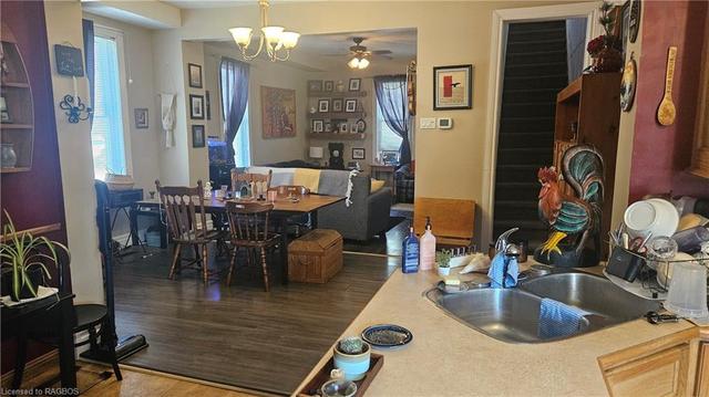 868 4th Avenue A W, House detached with 4 bedrooms, 1 bathrooms and 2 parking in Owen Sound ON | Image 2