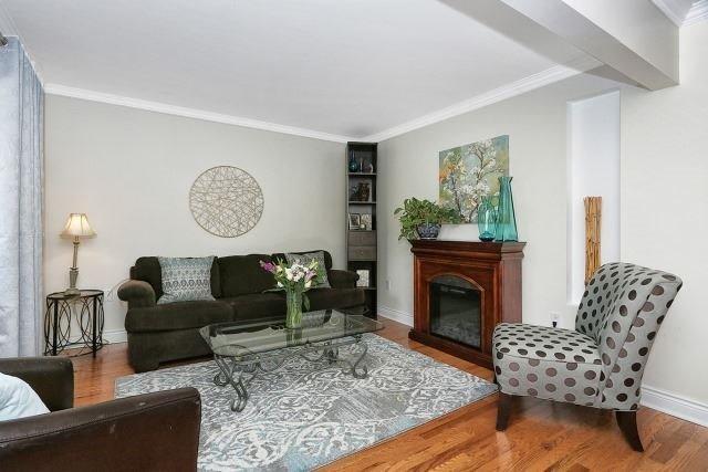195 Holborne Ave, House detached with 2 bedrooms, 1 bathrooms and 2 parking in Toronto ON | Image 5