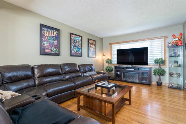 3220 24a Street Sw, House detached with 4 bedrooms, 2 bathrooms and 3 parking in Calgary AB | Image 5