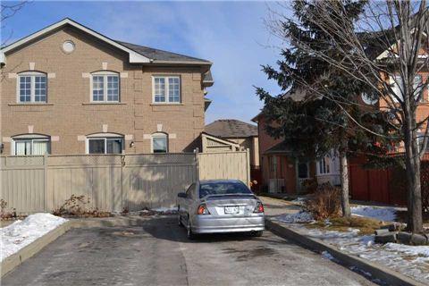 79 Yellow Brick Rd, House attached with 3 bedrooms, 2 bathrooms and 3 parking in Brampton ON | Image 1