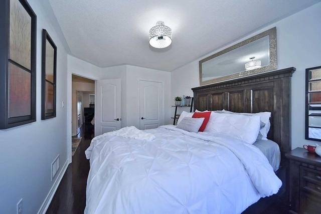 60 Arco Circ, House semidetached with 3 bedrooms, 4 bathrooms and 4 parking in Vaughan ON | Image 14