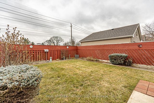 107 Foxwell St, House detached with 3 bedrooms, 2 bathrooms and 4 parking in Toronto ON | Image 26