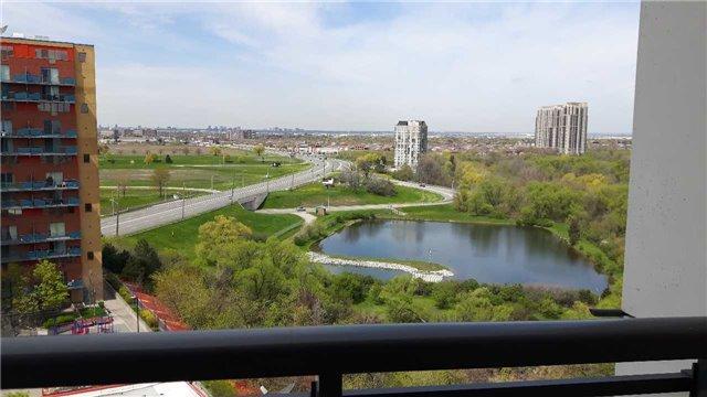 1002 - 840 Queens Plate Dr, Condo with 1 bedrooms, 2 bathrooms and 1 parking in Toronto ON | Image 2