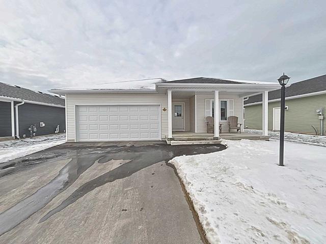 91 Huron Heights Dr, House detached with 2 bedrooms, 2 bathrooms and 6 parking in Ashfield Colborne Wawanosh ON | Card Image