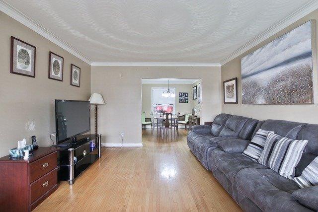 298 Culford Rd, House detached with 3 bedrooms, 2 bathrooms and 5 parking in Toronto ON | Image 28