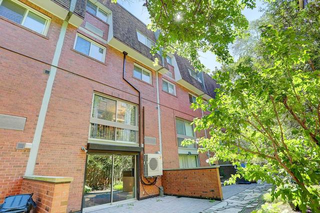 8 - 28 Admiral Rd, Townhouse with 3 bedrooms, 3 bathrooms and 1 parking in Toronto ON | Image 28