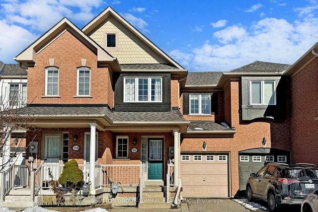 761 Joe Persechini Dr, House attached with 3 bedrooms, 3 bathrooms and 3 parking in Newmarket ON | Image 1
