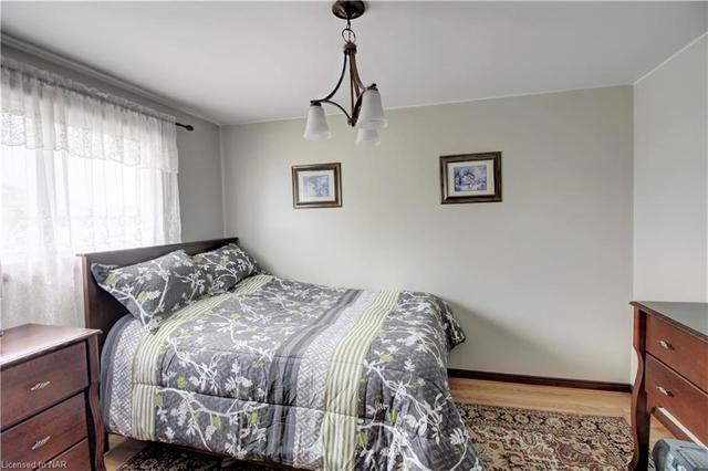 27 Rene Lane, House detached with 3 bedrooms, 2 bathrooms and 5 parking in St. Catharines ON | Image 23