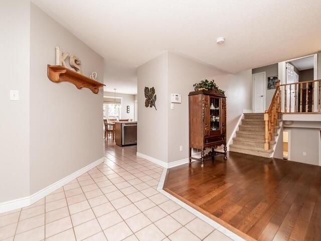 4 Hemmingway Dr, House detached with 4 bedrooms, 2 bathrooms and 6 parking in Clarington ON | Image 34