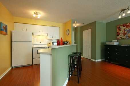 1002 - 25 Grenville St, Condo with 1 bedrooms, 1 bathrooms and 1 parking in Toronto ON | Image 3