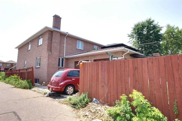 66 Simpson Ave, House detached with 4 bedrooms, 5 bathrooms and 4 parking in Toronto ON | Image 5