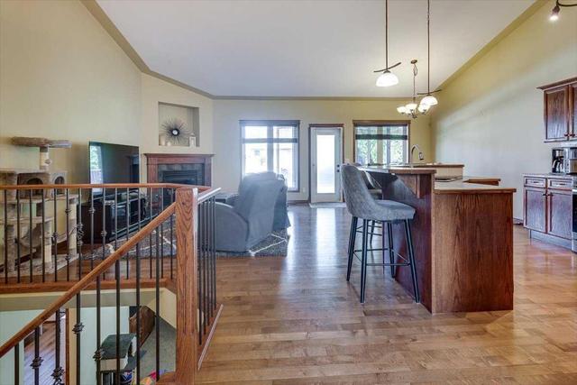 71 Issard Close, House detached with 5 bedrooms, 3 bathrooms and 2 parking in Red Deer AB | Image 2