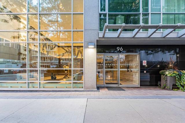 805 - 96 St Patrick Rd, Condo with 1 bedrooms, 1 bathrooms and 0 parking in Toronto ON | Card Image